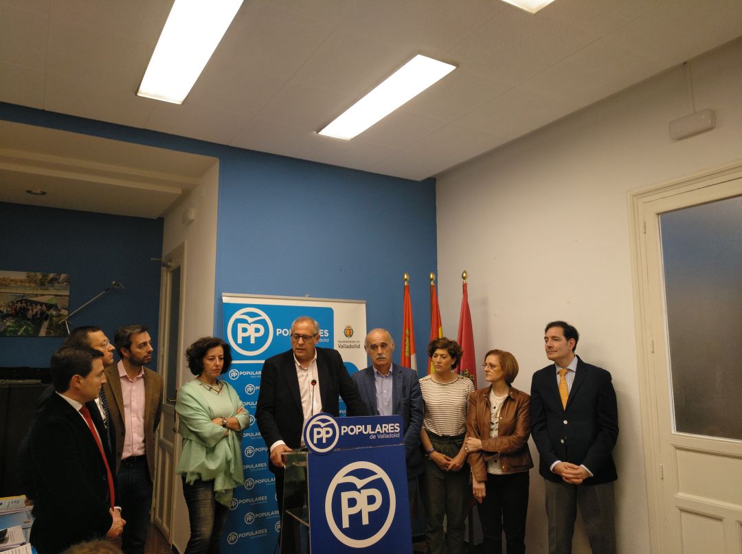 Comparecencia de Martínez Bermejo junto a ocho ediles del Grupo Popular Comparecencia de Martínez Bermejo junto a ocho ediles del Grupo Popular