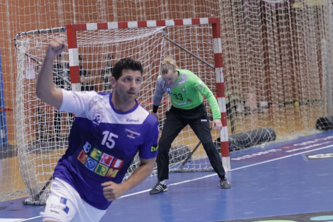 Nuevo empate del equipo de Zupo: Benidorm y Anaitasuna igualaron (29-29) tras un duelo vibrante Nuevo empate del equipo de Zupo: Benidorm y Anaitasuna igualaron (29-29) tras un duelo vibrante