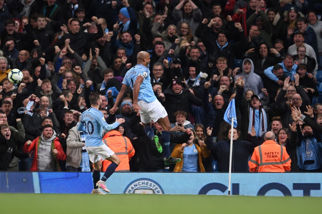 Kompany celebra el gol decisivo Kompany celebra el gol decisivo