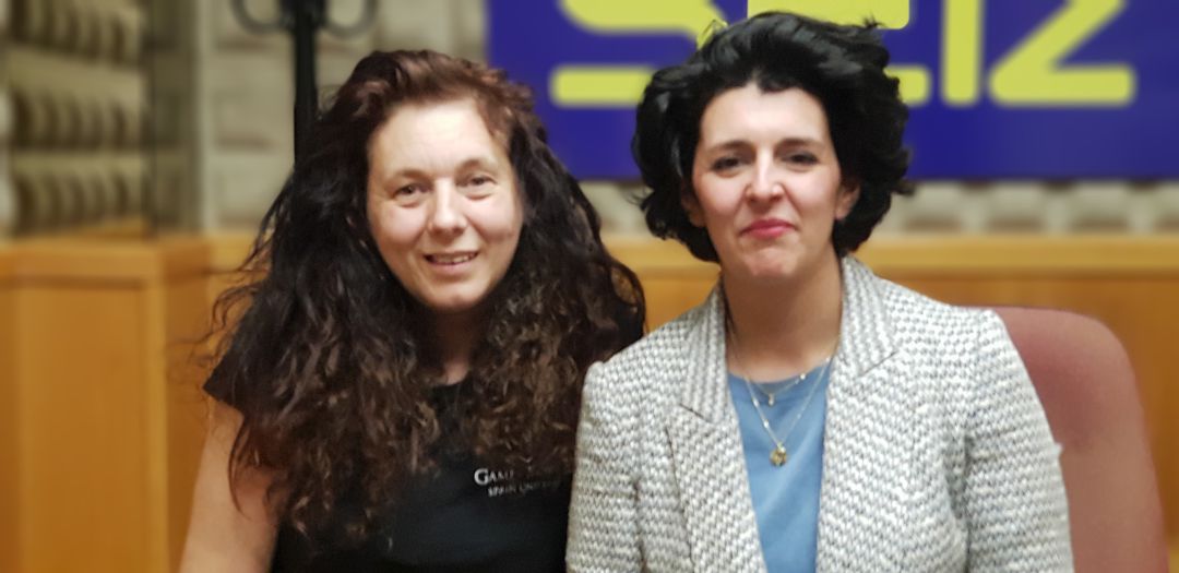 Mayte Capín y Beatriz Balbona en los estudios de Radio Asturias - SER Mayte Capín y Beatriz Balbona en los estudios de Radio Asturias - SER