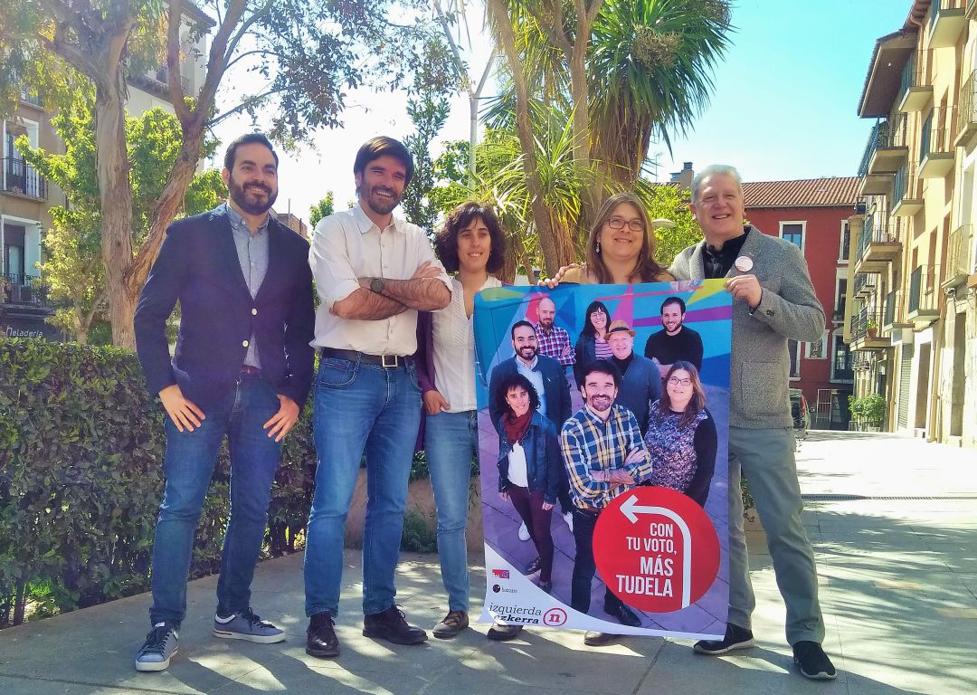 David Martos, Eneko Larrarte, Marisa Marqués, Olga Risueño y Javier Gómez, cinco primeros integrantes de la lista de Izquierda Ezkerra en Tudela David Martos, Eneko Larrarte, Marisa Marqués, Olga Risueño y Javier Gómez, cinco primeros integrantes de la lista de Izquierda Ezkerra en Tudela