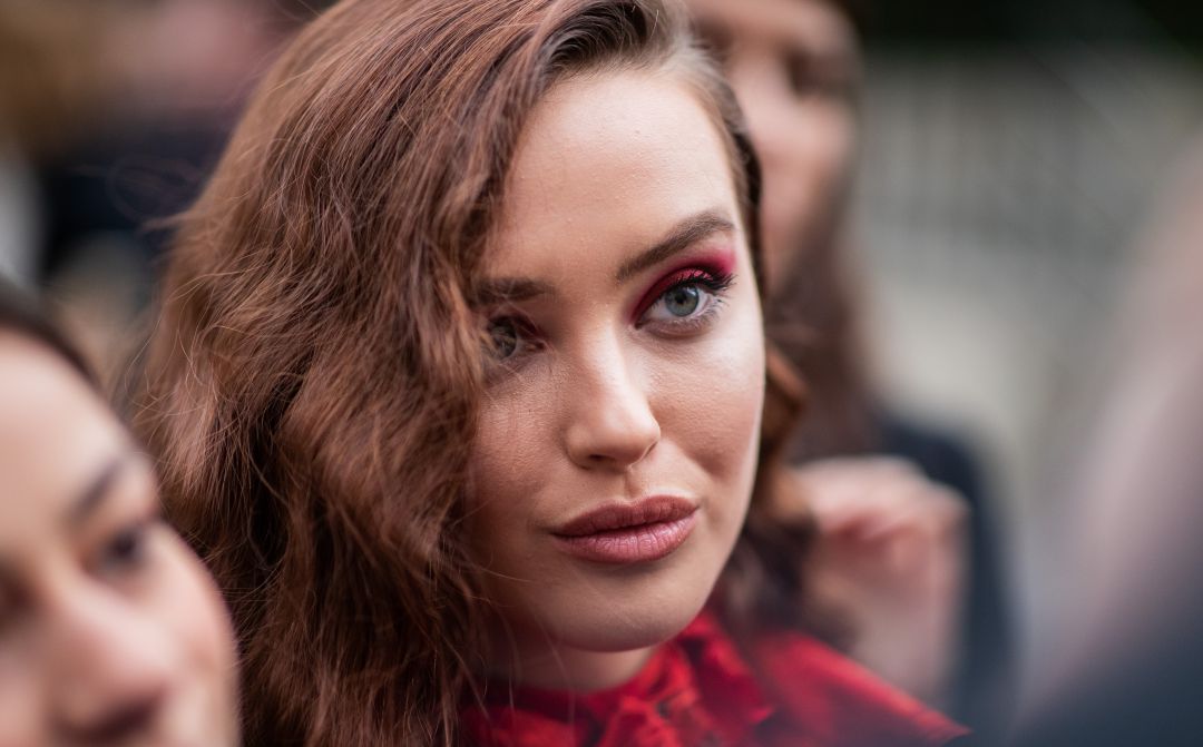 Katherine Langford durante un evento. Katherine Langford durante un evento.