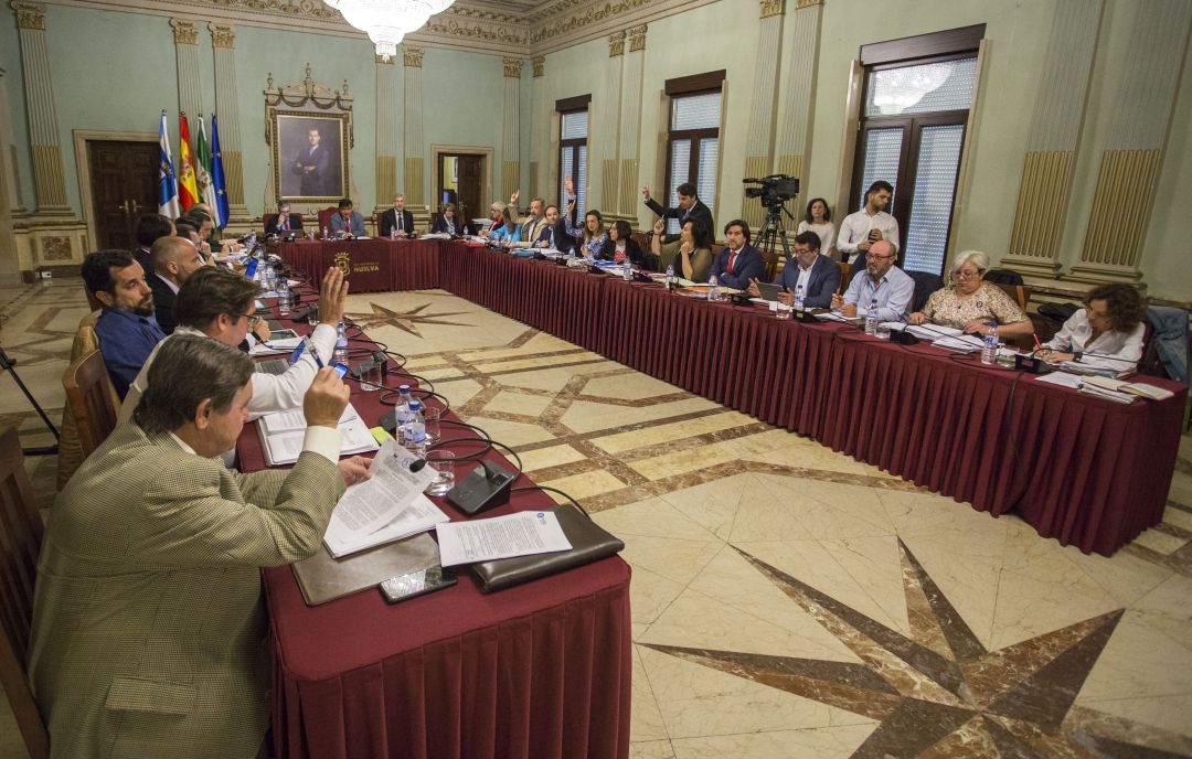 El Ayuntamiento de Huelva cierra mandato con una operación económica para sanear las arcas públicas El Ayuntamiento de Huelva cierra mandato con una operación económica para sanear las arcas públicas