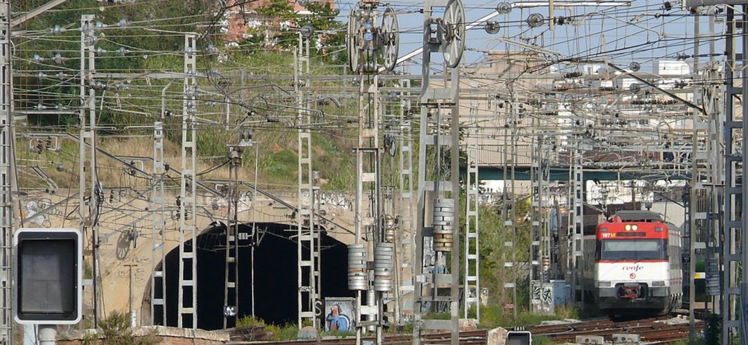 A l'esquerra de la imatge, el tunel del Gornal A l'esquerra de la imatge, el tunel del Gornal