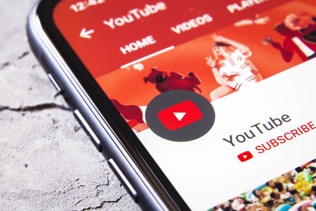 Piden a Youtube que retire doce vídeos que enseñan a "espiar a tu pareja" Piden a Youtube que retire doce vídeos que enseñan a "espiar a tu pareja"