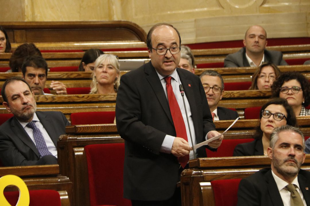 El president del grupo PSC-Units en el Parlament, Miquel Iceta, hoy en el hemiciclo catalán. El president del grupo PSC-Units en el Parlament, Miquel Iceta, hoy en el hemiciclo catalán.