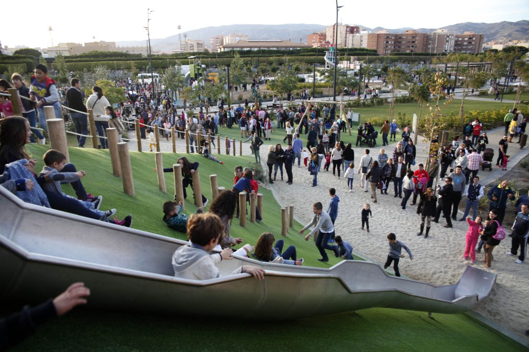 El Ayuntamiento adjudica la redacción del proyecto de la segunda fase del Parque de las Familias. El Ayuntamiento adjudica la redacción del proyecto de la segunda fase del Parque de las Familias.