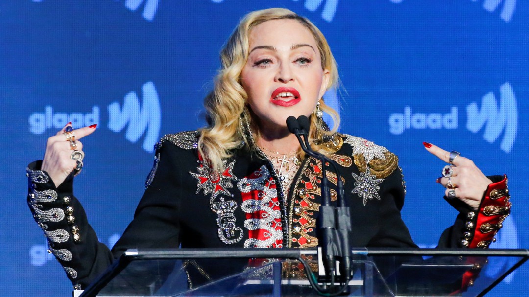 "Señora Madonna, usted decidió cantar en el escenario de los asesinos de mi hijo"