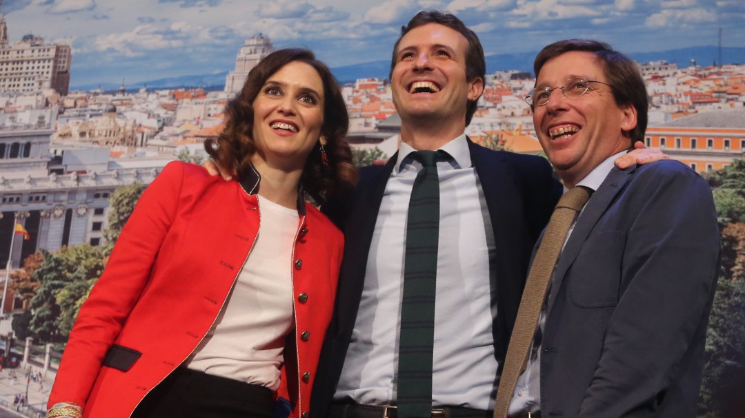 El PSOE ganaría en casi todas las comunidades, según el CIS
