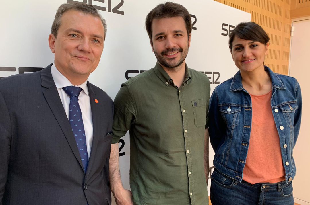 De izquierda a derecha: Miguel Garaulet (Ciudadanos), Javier Sánchez (Podemos) y María González (PSOE). Tres de los cuatro protagonistas del debate 'Una caña en campaña', que la SER realizó en 2.016 De izquierda a derecha: Miguel Garaulet (Ciudadanos), Javier Sánchez (Podemos) y María González (PSOE). Tres de los cuatro protagonistas del debate 'Una caña en campaña', que la SER realizó en 2.016
