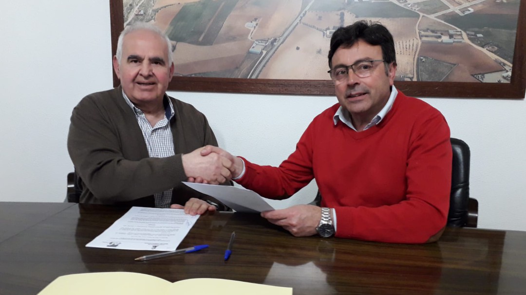 El Ayuntamiento de Mota del Cuervo y la Hermandad de Santa Rita firman un convenio de colaboración