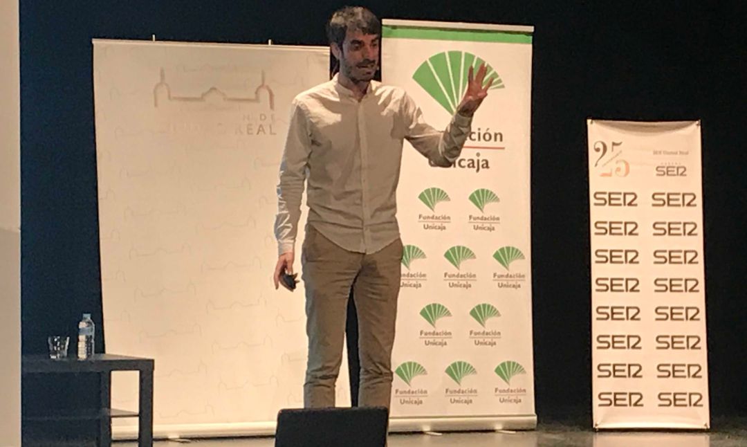 Pablo Simón, politólogo, durante la clausura de la 11ª edición de la Escuela de Ciudadanos de Manzanares (Ciudad Real) Pablo Simón, politólogo, durante la clausura de la 11ª edición de la Escuela de Ciudadanos de Manzanares (Ciudad Real)