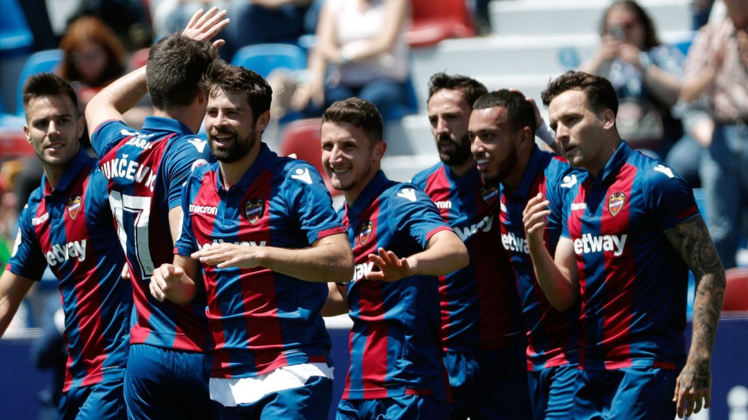 Una victoria más para seguir en Primera división