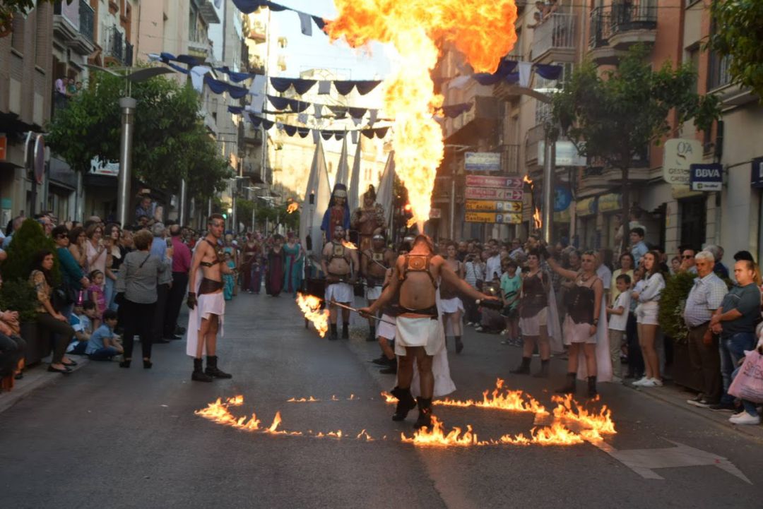 Momento del desfile 2019. Momento del desfile 2019.