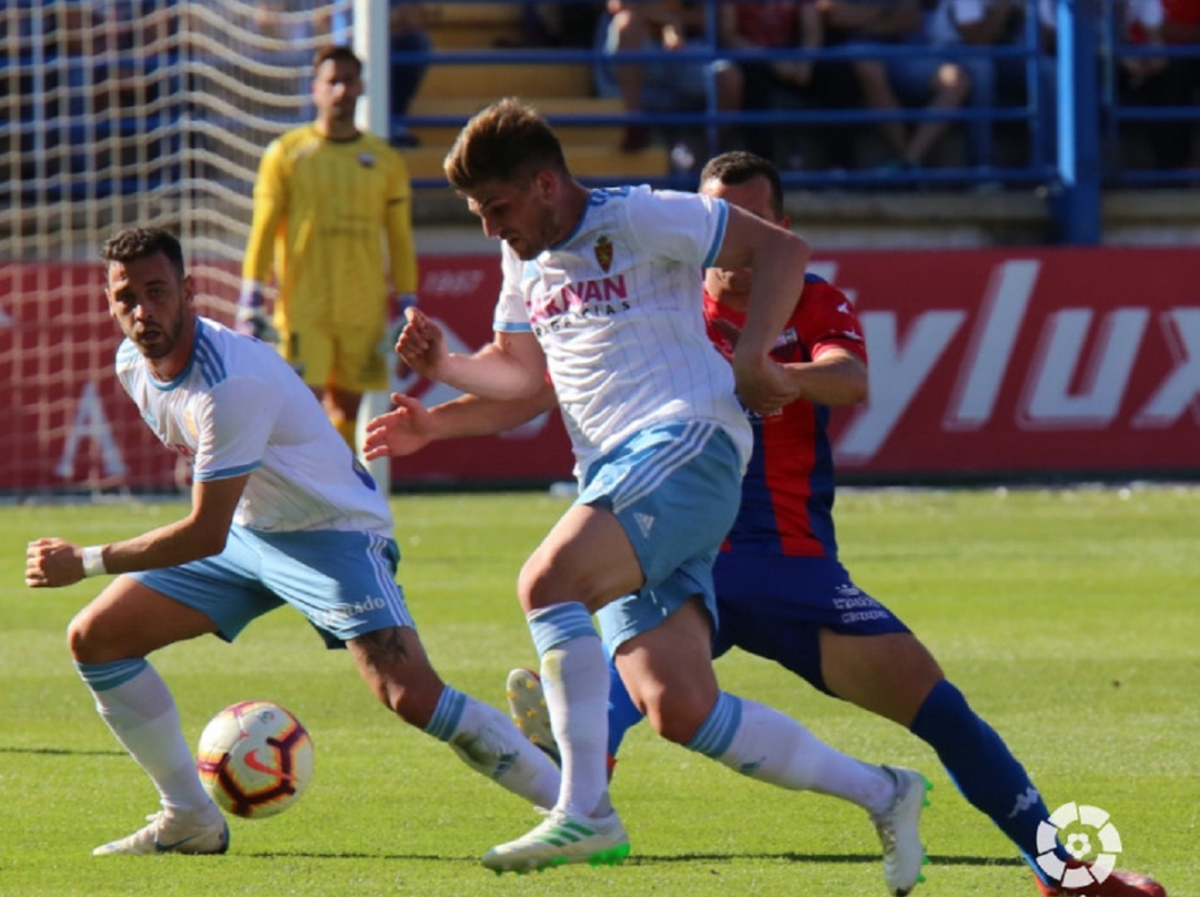 Guti, en una acción del último partido en el campo del Extremadura Guti, en una acción del último partido en el campo del Extremadura