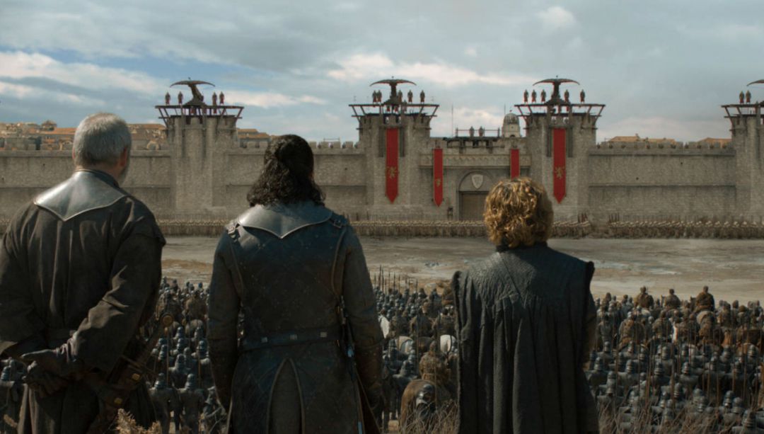 Jon, Tyrion y Davos frente a Desembarco del Rey. Jon, Tyrion y Davos frente a Desembarco del Rey.