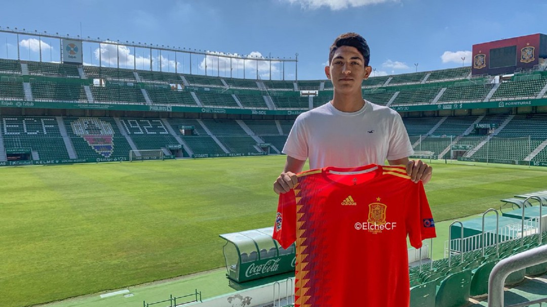 La Selección Española sub-18 convoca al jugador del filial del Elche César Moreno