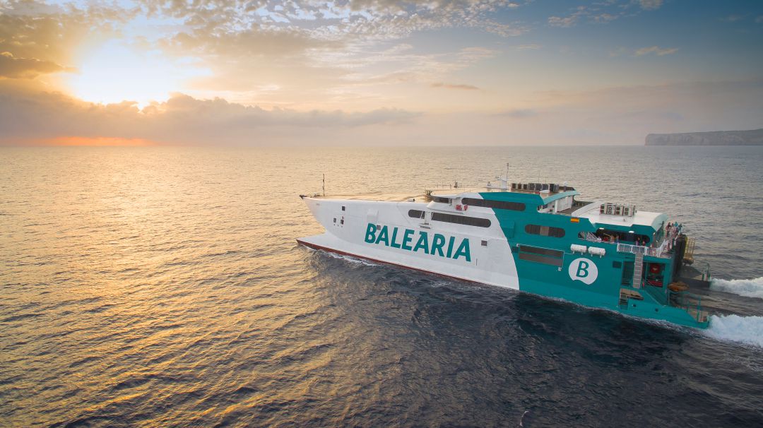 La naviera unirá Menorca y Ciutadella en sólo tres horas y media. La naviera unirá Menorca y Ciutadella en sólo tres horas y media.