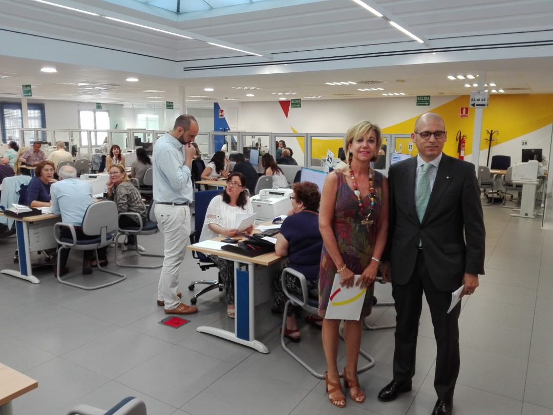 Más de 210 mil contribuyentes de Sevilla han recibido la devolución de la Renta por importe de 141 millones de euros: Un total de 210.156 contribuyentes recibe 141 millones de euros por la devolución de la Renta Más de 210 mil contribuyentes de Sevilla han recibido la devolución de la Renta por importe de 141 millones de euros: Un total de 210.156 contribuyentes recibe 141 millones de euros por la devolución de la Renta