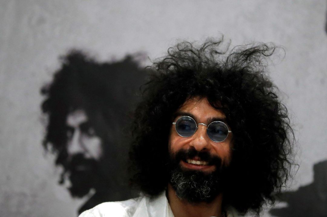 El violinista libanés Ara Malikian, posa durante la presentación de su nuevo disco, `Royal Garage´, esta mañana en Madrid. El violinista libanés Ara Malikian, posa durante la presentación de su nuevo disco, `Royal Garage´, esta mañana en Madrid.