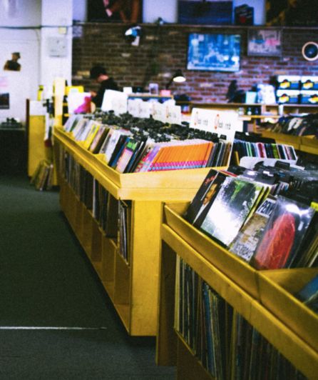 La huella de carbono de la música en 'streaming' es mayor que la de vinilos y CDs La huella de carbono de la música en 'streaming' es mayor que la de vinilos y CDs