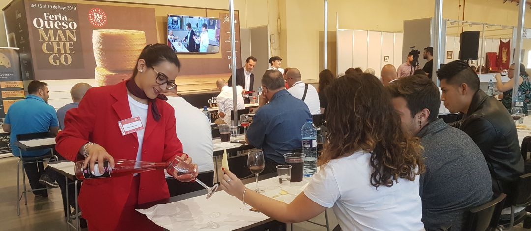 Una de las catas comentadas de queso manchego Una de las catas comentadas de queso manchego