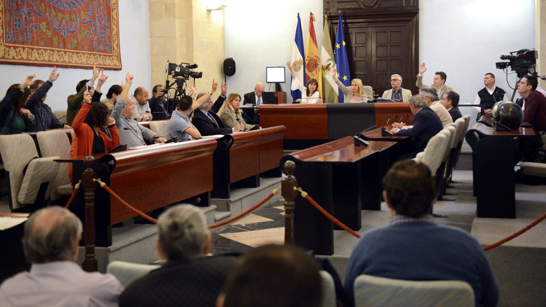 El último pleno del mandato aprueba la creación de 140 nuevas plazas de funcionario en el Ayuntamiento de Jerez