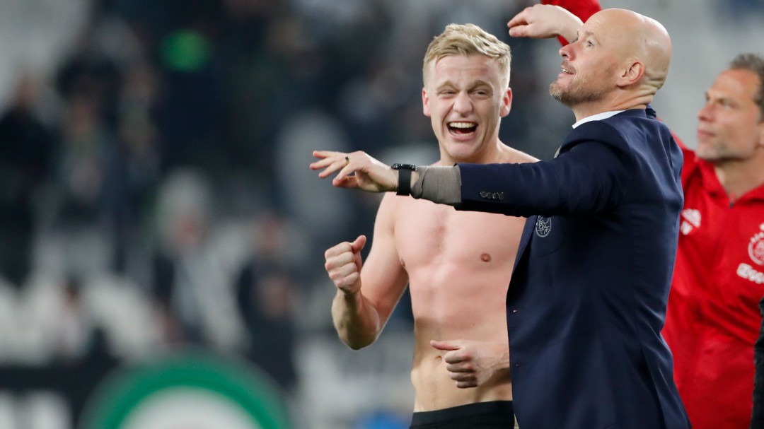 Van de Beek y Erik ten Hag, las promesas que el Ajax quiere blindar