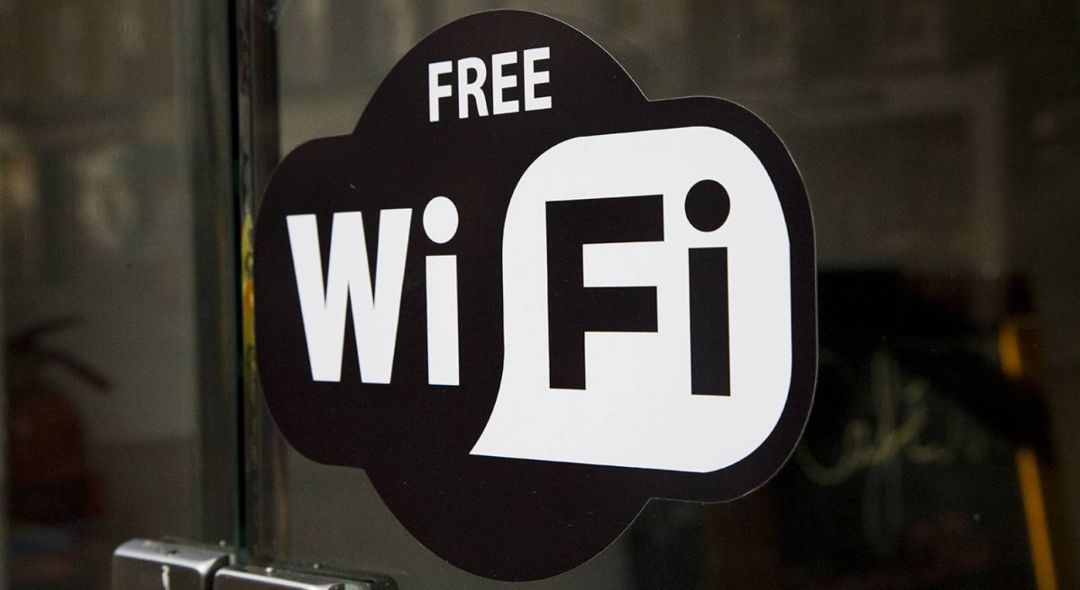 Cartel que indica wifi gratis. Cartel que indica wifi gratis.