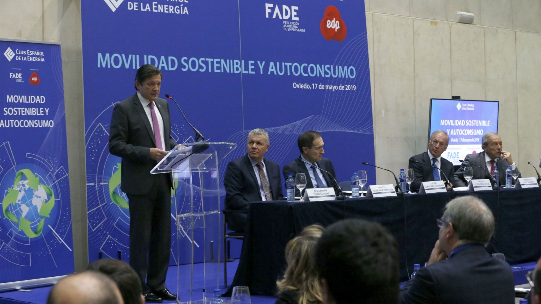 Javier Fernández reitera la necesidad de dar el ritmo adecuado a la transición energética