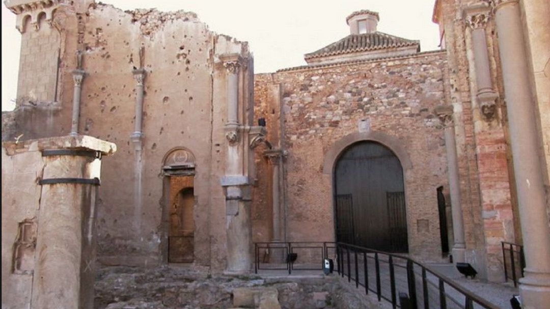 La Diócesis tendrá que instalar una señalización en la Catedral de Cartagena con los días y horas de visita