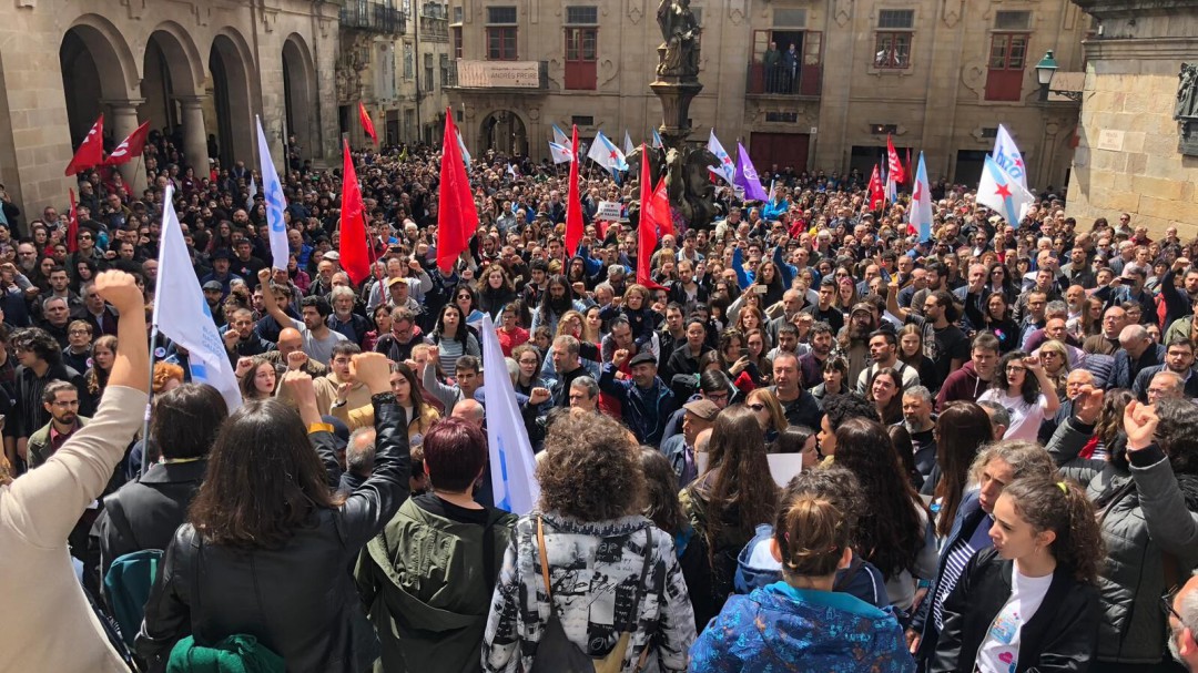 Miles de persoas saen á rúa en defensa do galego