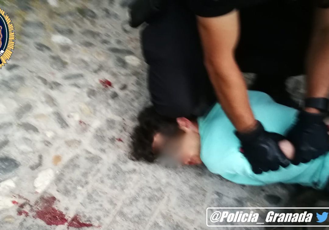 Herida 'muy grave' una mujer tras recibir de su expareja 'múltiples puñaladas'