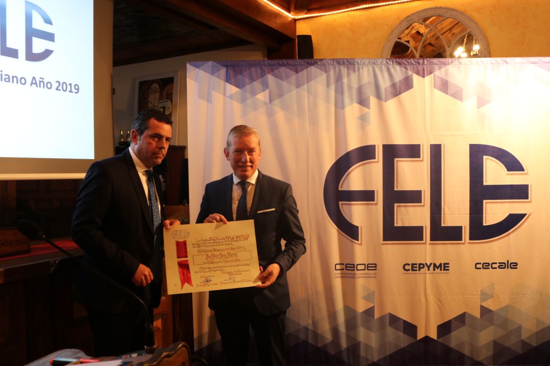 Pedro Jorge Fuertes recoge el diploma Pedro Jorge Fuertes recoge el diploma