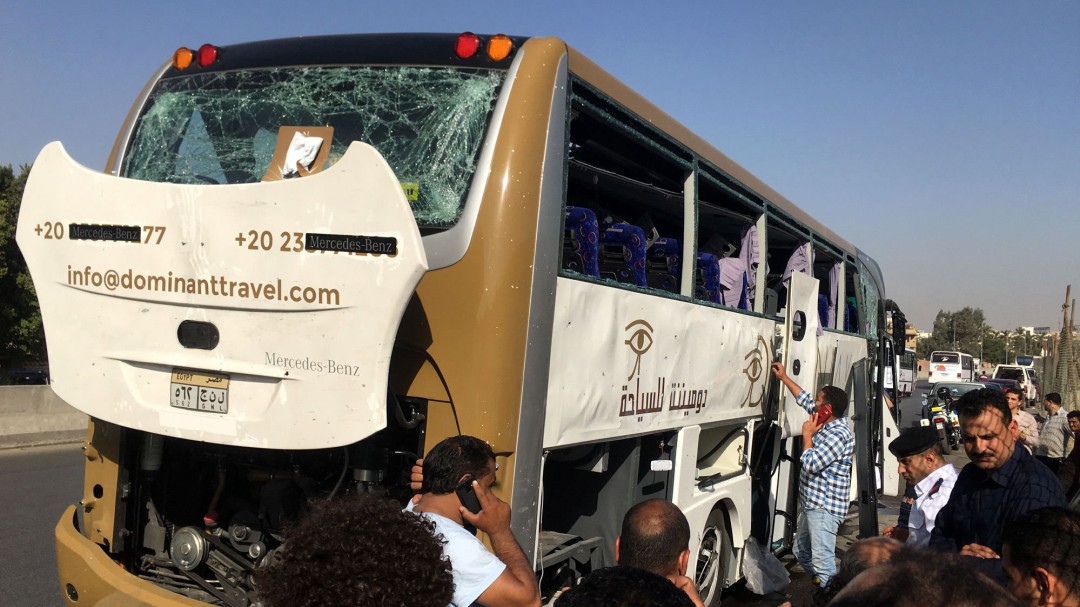 Al menos 12 heridos por una explosión contra un autobús turístico en el Gran Museo Egipcio de Giza
