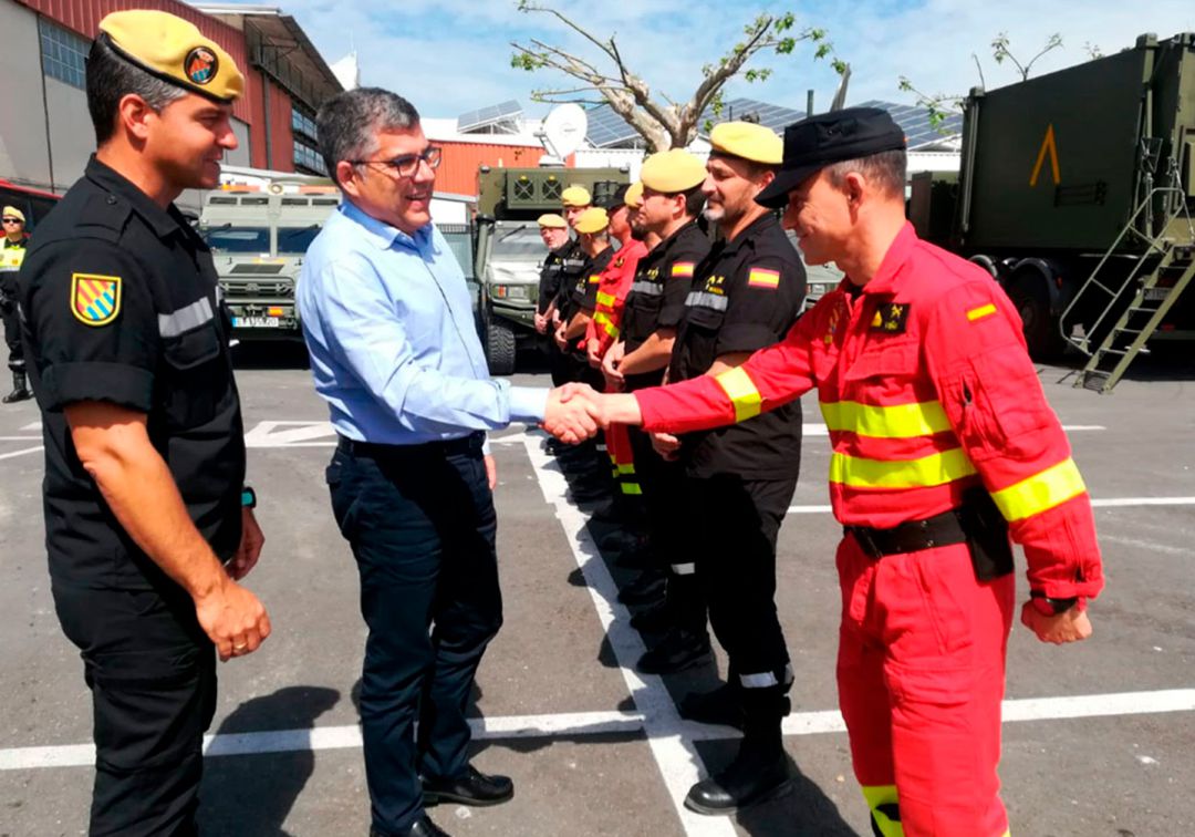 El delegado de Gobierno supervisa un simulacro de la UME junto a la Font Roja