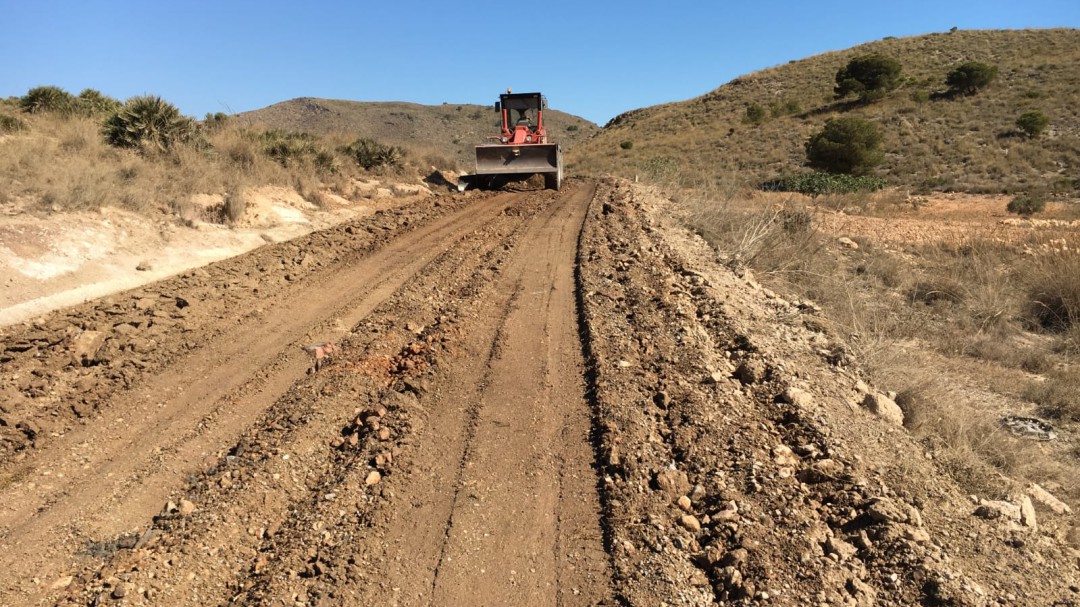 Comienzan las obras de mejora de los dos caminos principales de acceso a Calblanque