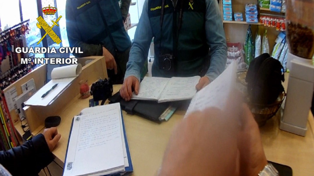 Ganaderos y veterinarios implicados en una trama de administración ilegal de medicamentos en animales