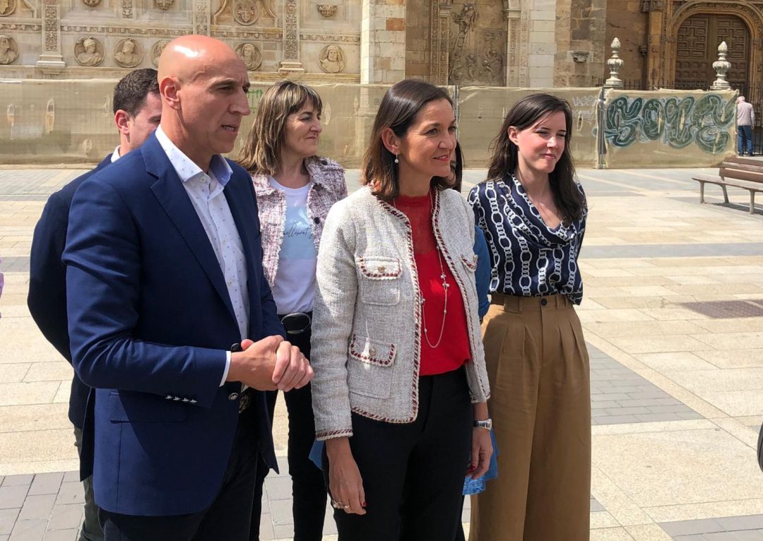 La ministra Reyes Maroto de visita en León La ministra Reyes Maroto de visita en León