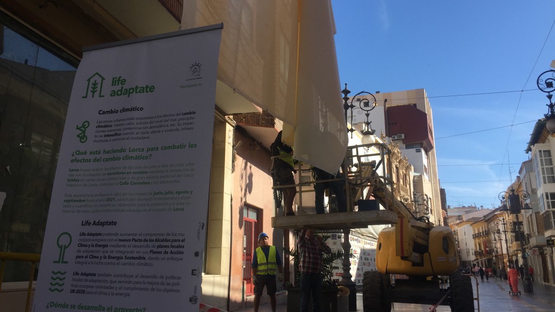 1.500 metros cuadrados de toldos para cubrir la calle Corredera de Lorca