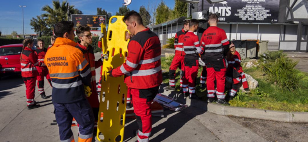 Alumnos de Campus FP han participado en un simulacro de ataque biológico. Alumnos de Campus FP han participado en un simulacro de ataque biológico.