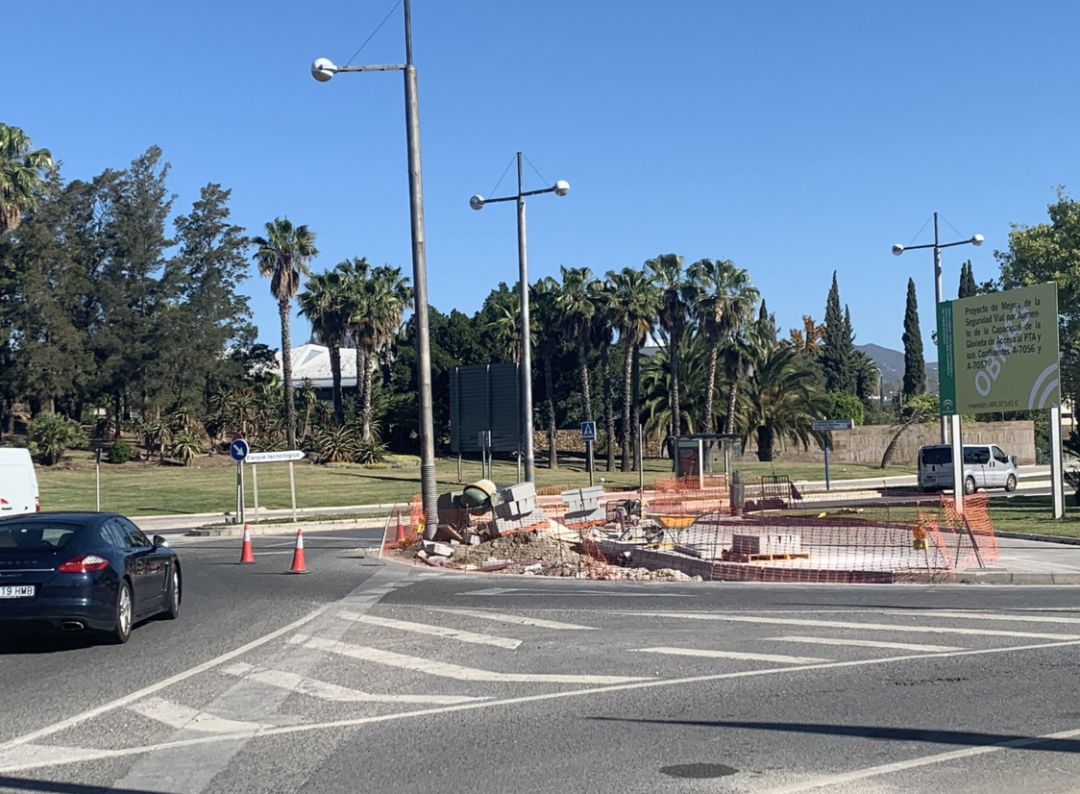 Acceso al Parque Tecnológico de Málaga: El nuevo carril reversible de acceso al PTA se abre al tráfico este martes Acceso al Parque Tecnológico de Málaga: El nuevo carril reversible de acceso al PTA se abre al tráfico este martes