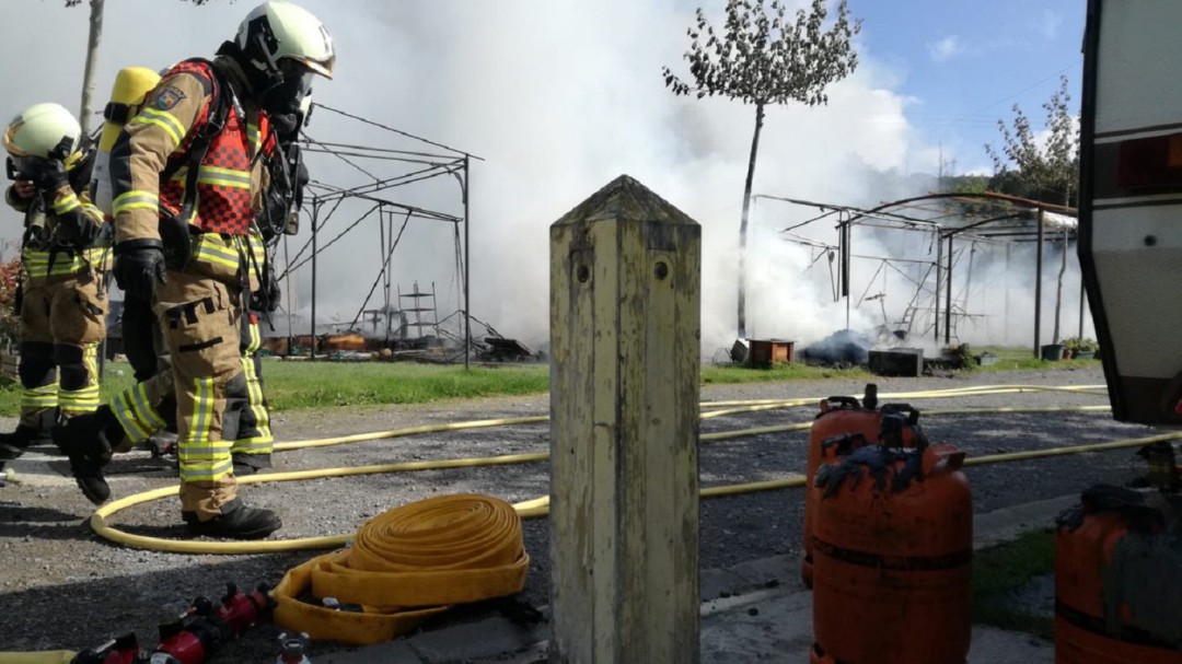 Un incendio en el cámping de Pobes destruye seis caravanas y dos mobil home