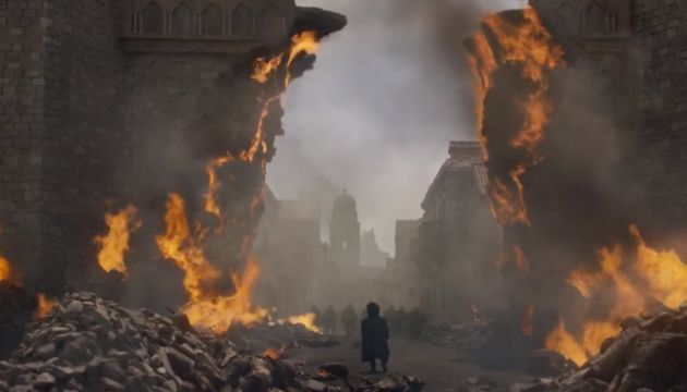 Tyrion entre las llamas. Tyrion entre las llamas.