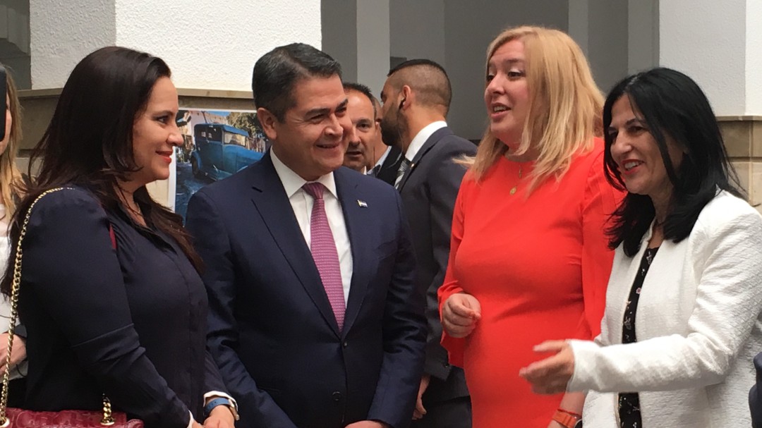 El presidente de Honduras estrecha lazos comerciales con el sector agrícola de la Costa