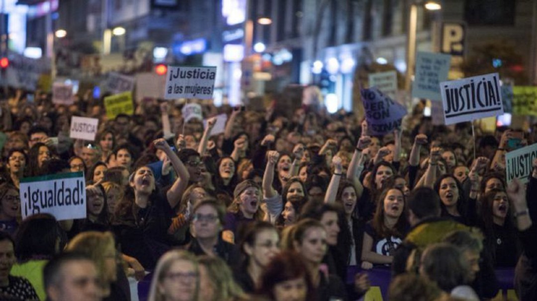 Las feministas denuncian "represión" tras recibir multas por participar en el 8M