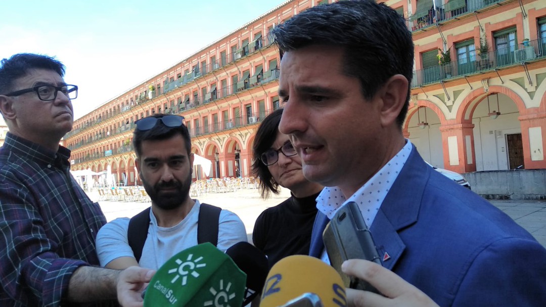 "Córdoba necesita un alcalde de IU capaz de reclamar al Gobierno y a la Junta"