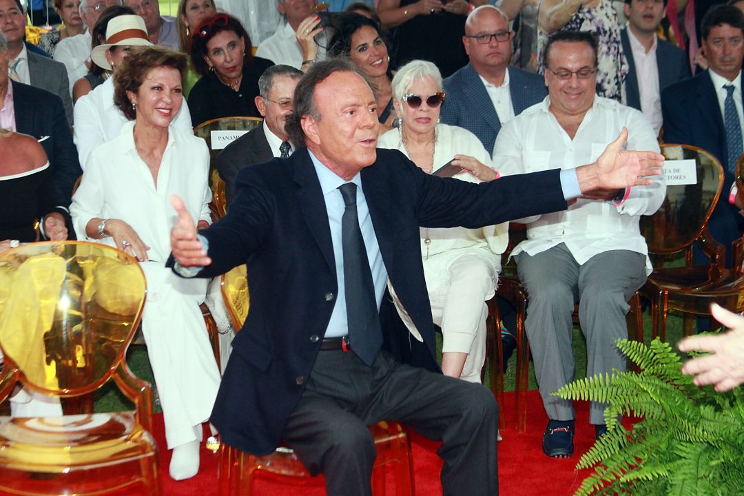 Julio Iglesias se someterá a la prueba de ADN si el juez sigue con el proceso Julio Iglesias se someterá a la prueba de ADN si el juez sigue con el proceso