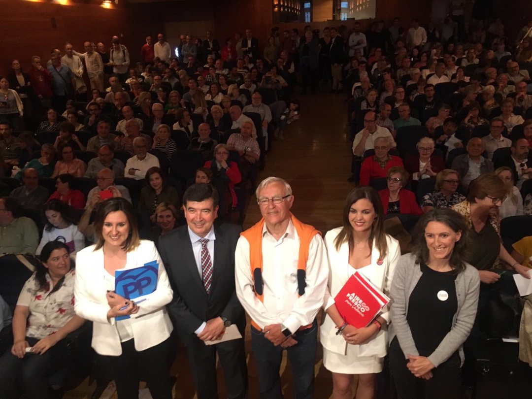 Las candidatas y candidatos en el auditorio de la sede de la ONCE en Valencia Las candidatas y candidatos en el auditorio de la sede de la ONCE en Valencia