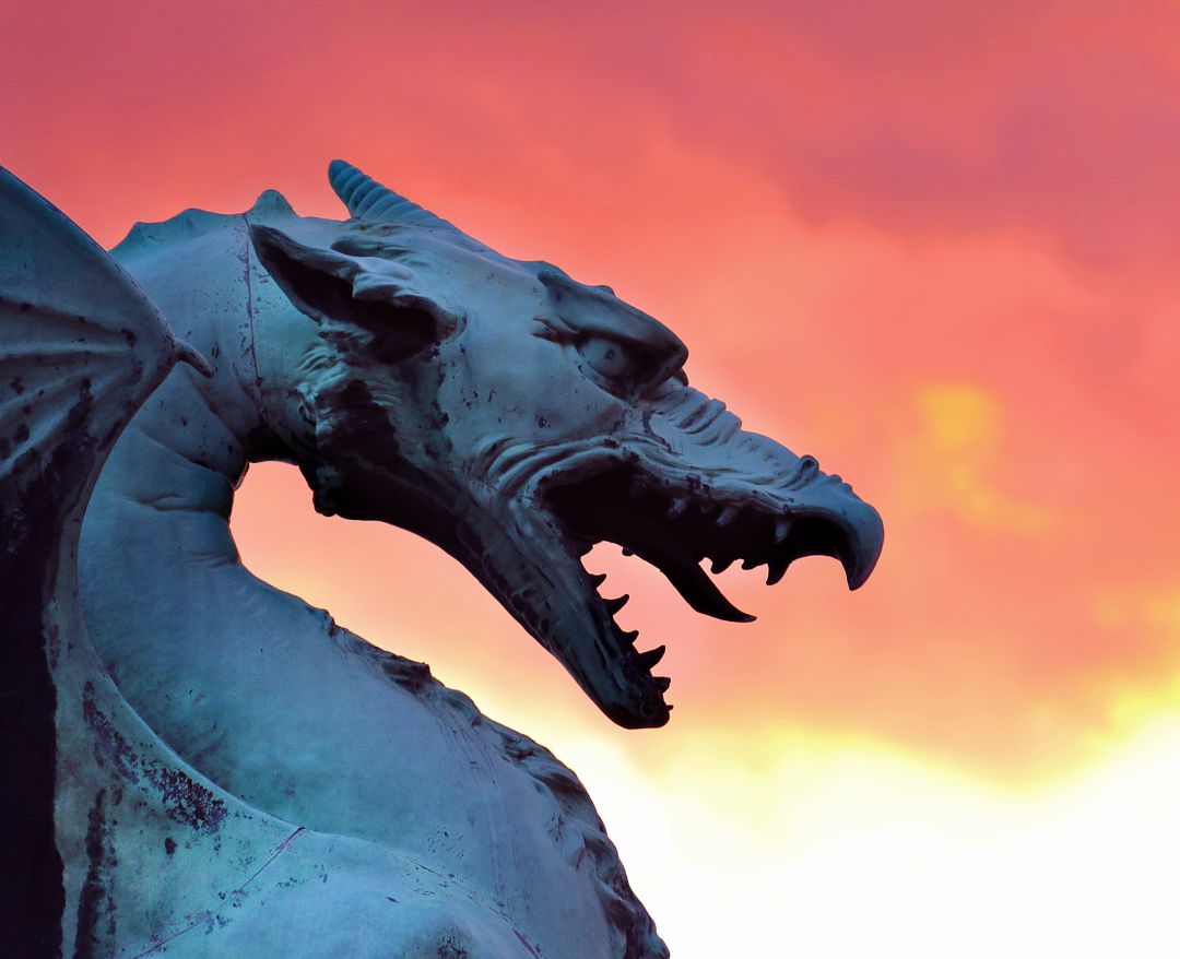 Escultura de un Dragón. Escultura de un Dragón.
